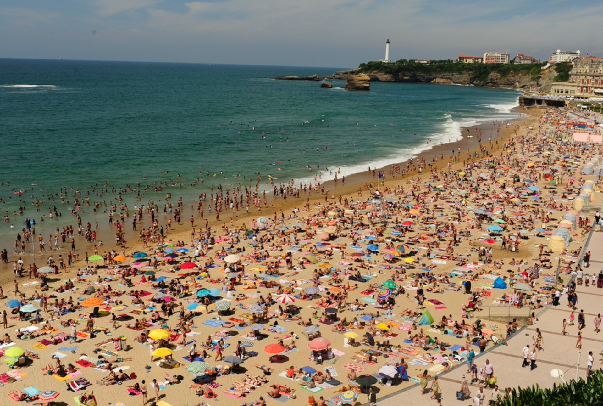 Turismo masivo en las costas
